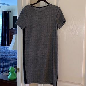 ONE CLOTHING Short sleeve dress